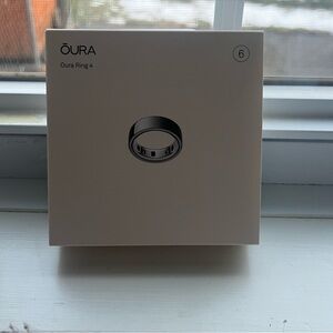Oura Ring 4 in Silver, Size 6